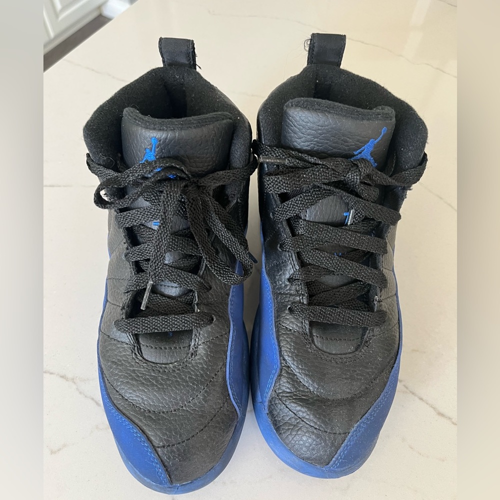 Boys Jordan basketball shoes. Size 3Y. Smoke free home